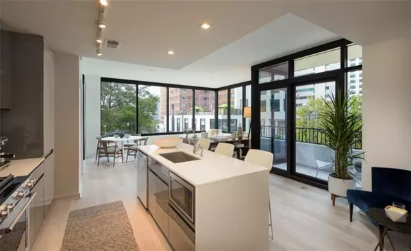 Atlanta, GA 30308,693 Peachtree ST NE #10D