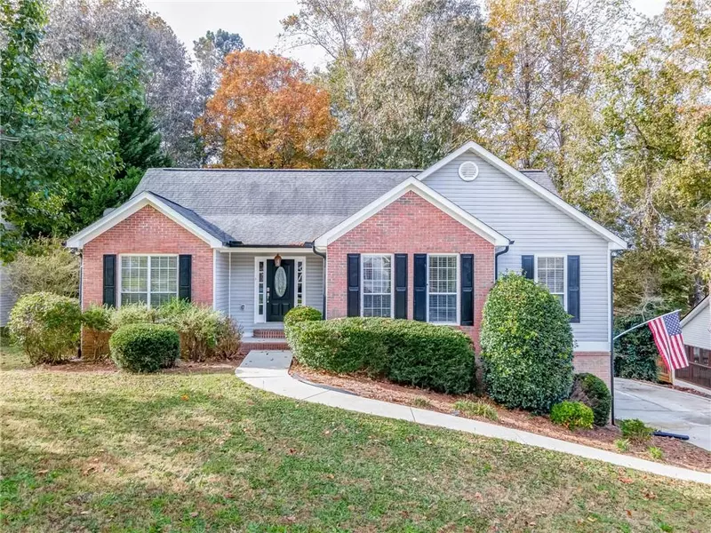 5497 Riverchase DR, Flowery Branch, GA 30542