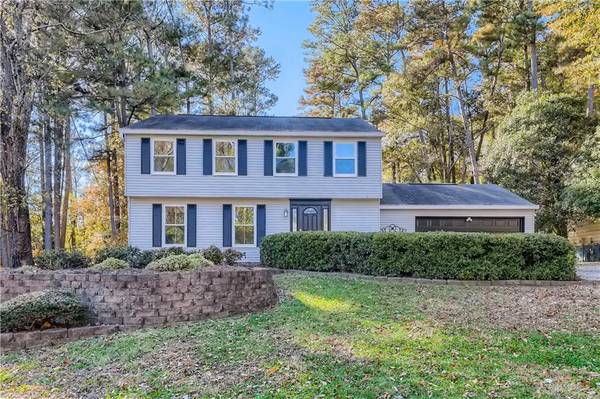 405 N Pond TRL, Roswell, GA 30076