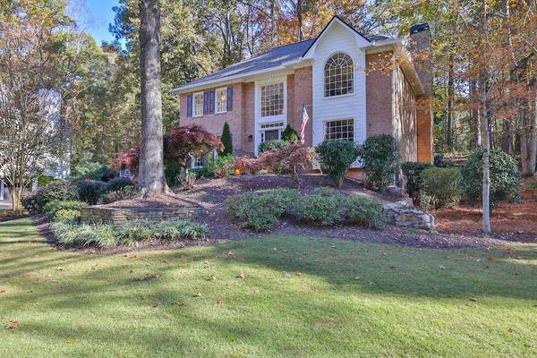 1080 Azalea DR, Roswell, GA 30075