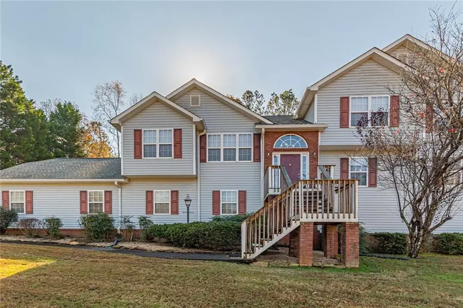 2455 River Place XING, Douglasville, GA 30135