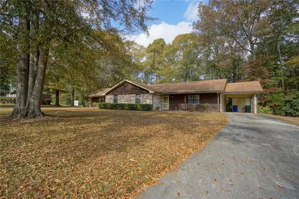 1052 Pine ST NE, Conyers, GA 30012