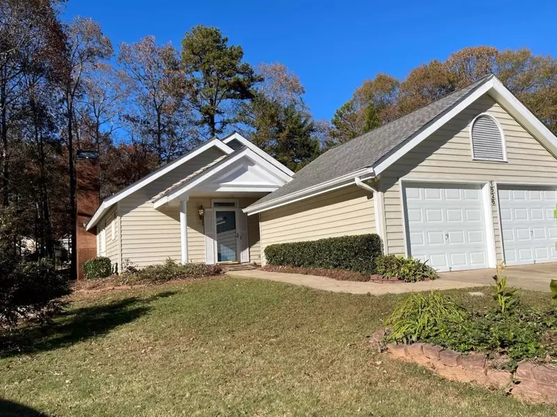 1526 Woodland CT, Gainesville, GA 30501