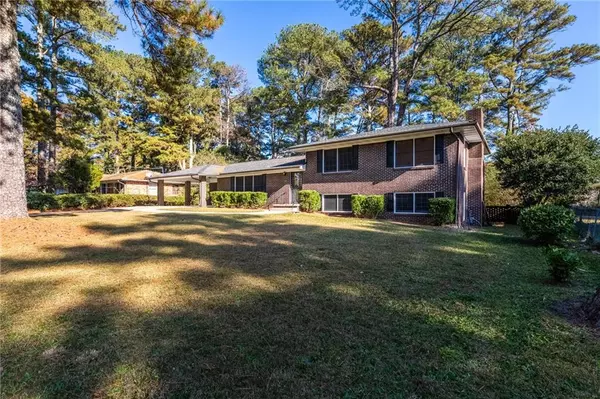 Stone Mountain, GA 30083,947 Rays RD