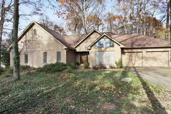 2750 Misty Morning LN, Roswell, GA 30076