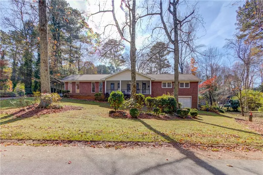 6133 Pine LN, Douglasville, GA 30135