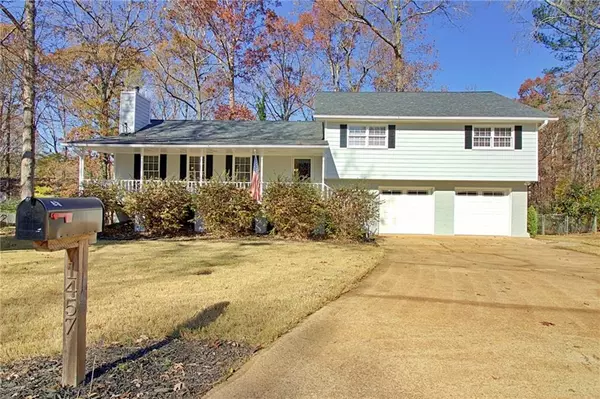 1457 Scholar DR, Lawrenceville, GA 30044