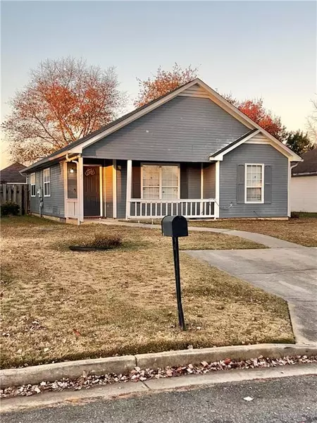 227 Kensington CIR, Warner Robins, GA 31093