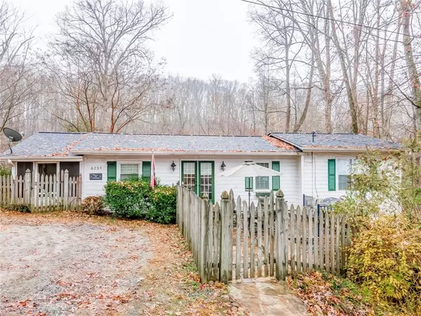 6255 Reives RD,  Cumming,  GA 30041