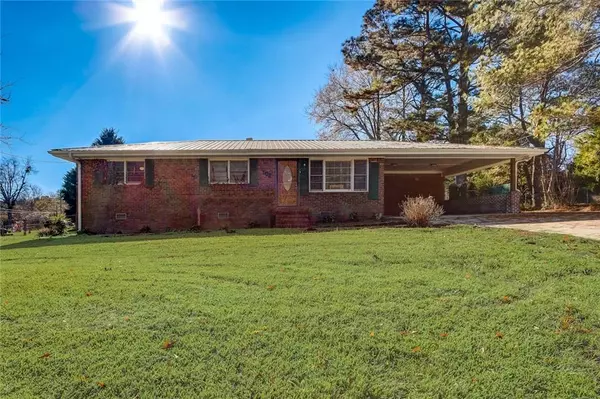 102 Dobbins CIR, Griffin, GA 30223