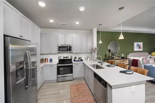 Sandy Springs, GA 30328,6919 Peachtree Dunwoody RD #320