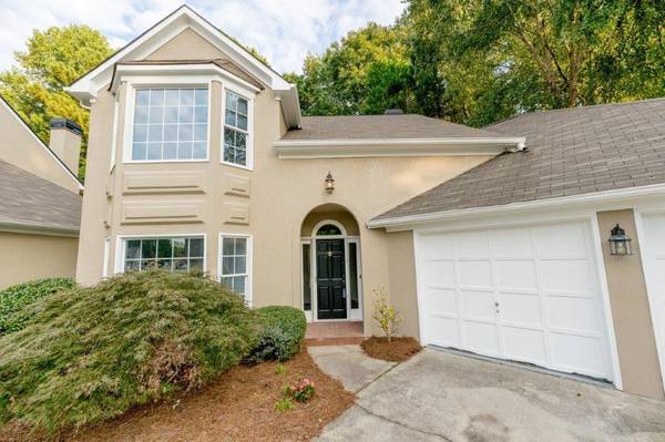 4 Village LN, Newnan, GA 30265