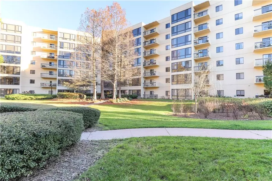 1800 Clairmont Lake #622, Decatur, GA 30033