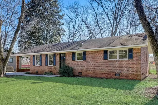 1660 E Mcintosh RD, Griffin, GA 30223