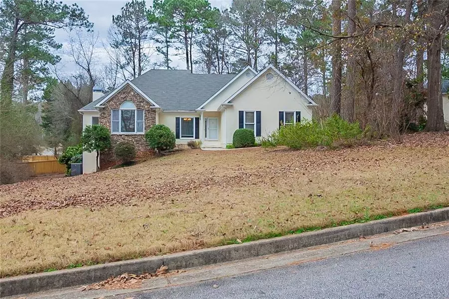 1125 Lullwater CIR, Mcdonough, GA 30253