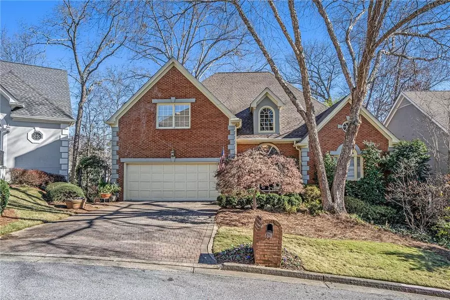 160 Grosvenor PL, Sandy Springs, GA 30328