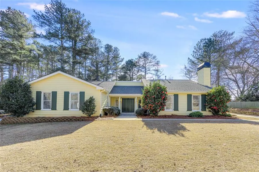 2705 Shadow Pine DR, Roswell, GA 30076