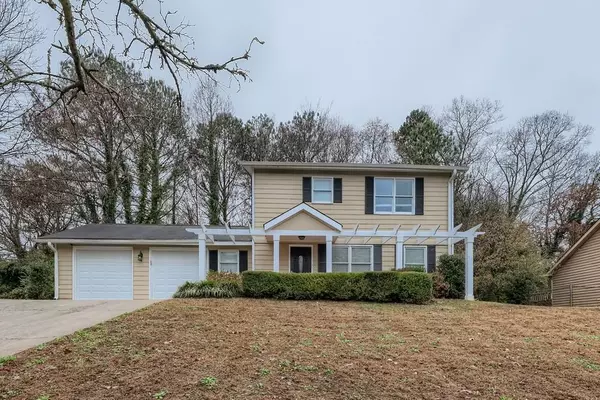 320 Monivea LN, Roswell, GA 30075