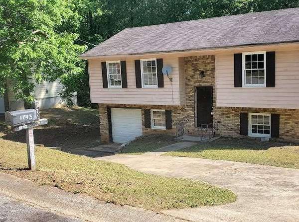 1743 Hunting Creek Ln SE, Conyers, GA 30013