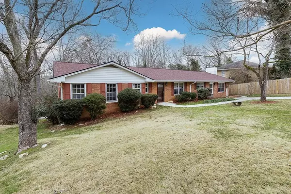 Gainesville, GA 30501,2210 Riverside DR