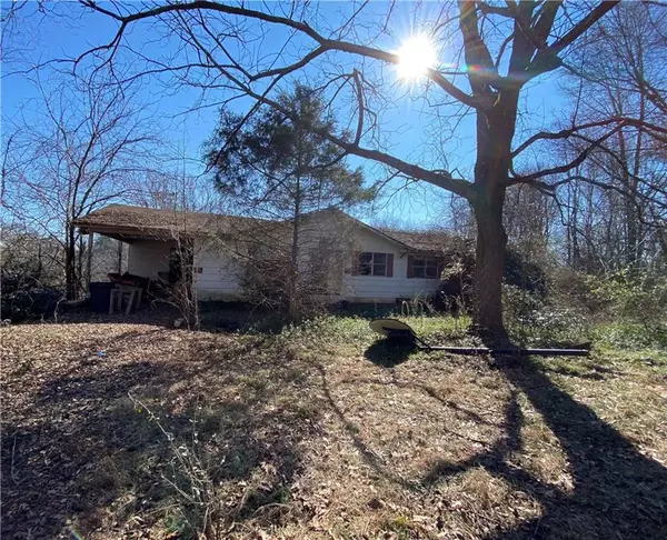 2014 Edmonds DR, Gainesville, GA 30501