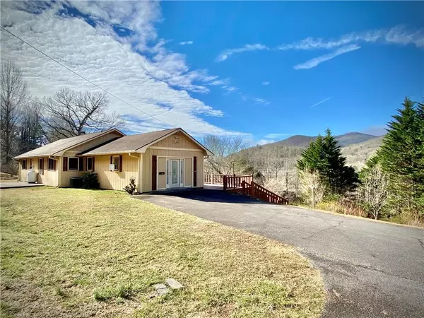 332 MacIntosh Lane, Rabun Gap, GA 30568