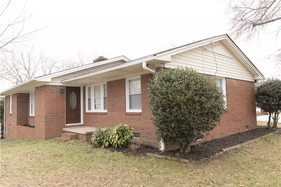 4001 Price RD, Gainesville, GA 30506