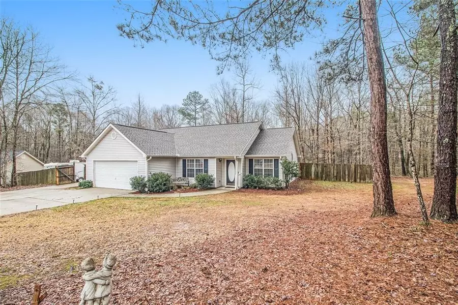 216 Baxter LN, Locust Grove, GA 30248