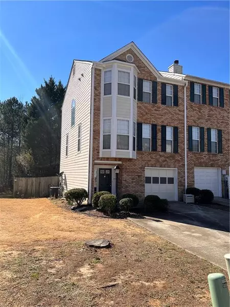 4366 Thorngate LN, Acworth, GA 30101