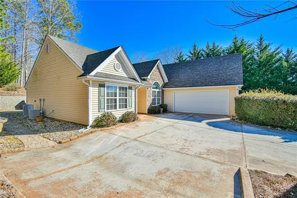 Flowery Branch, GA 30542,6702 Carriage Walk LN