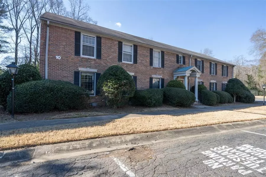 6700 Roswell RD #10A, Sandy Springs, GA 30328