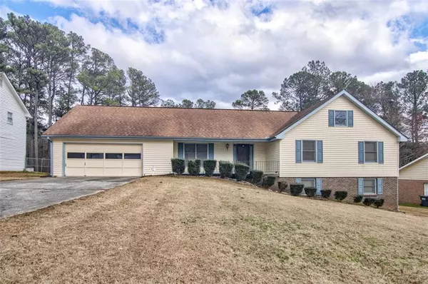 2490 Sherrie Ln,  Conyers,  GA 30094