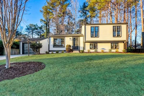 3569 Oak Knoll DR, Marietta, GA 30068