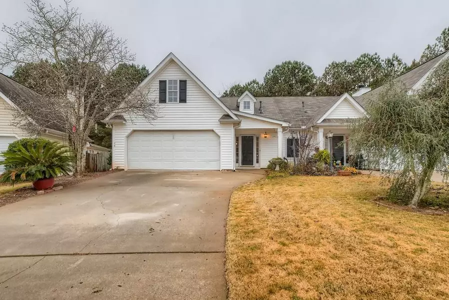 195 Courtyard LN, Newnan, GA 30265