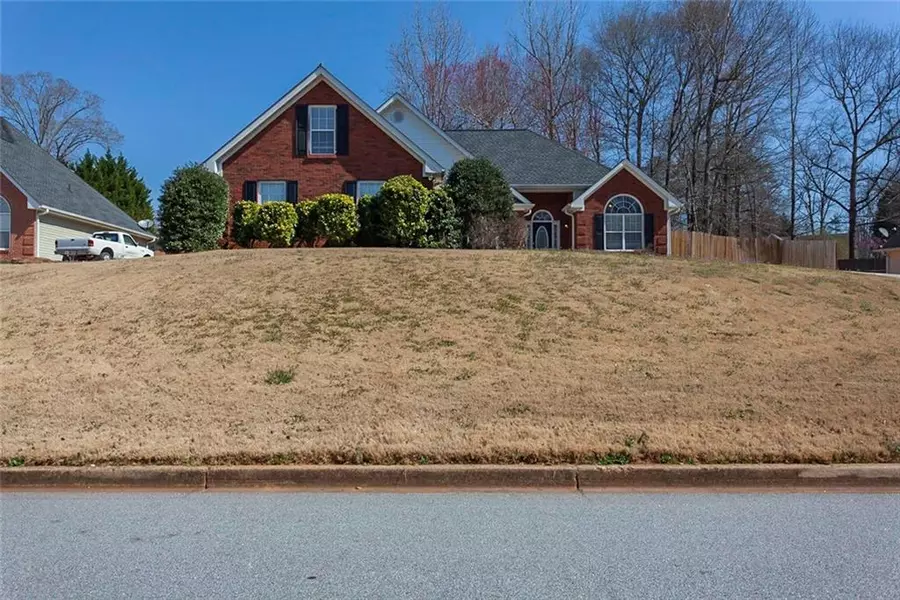 210 Bermuda Run DR, Covington, GA 30016