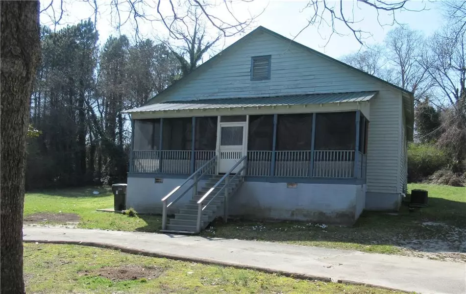 84 S Pine ST, Toccoa, GA 30577