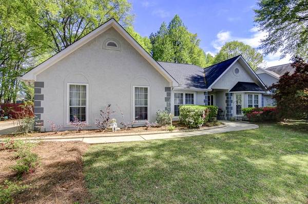 40 Southfield DR, Newnan, GA 30265