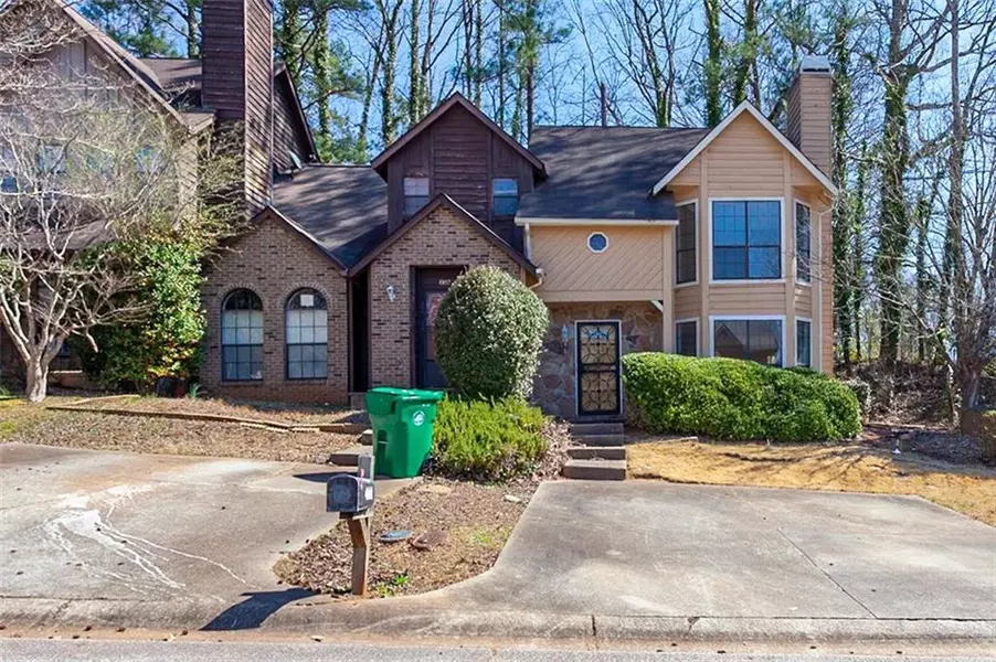 889 BRANDY OAKS LN, Stone Mountain, GA 30088