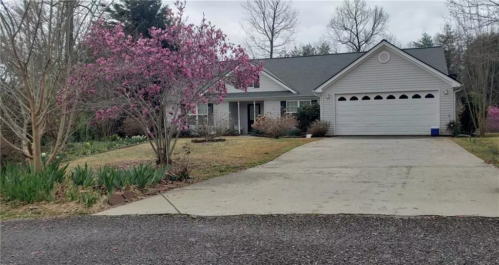 561 Stonebrook TRL, Cleveland, GA 30528