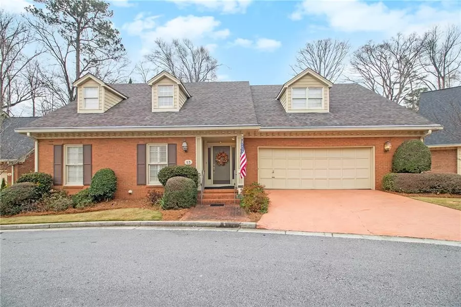 13 Downshire CIR, Decatur, GA 30033