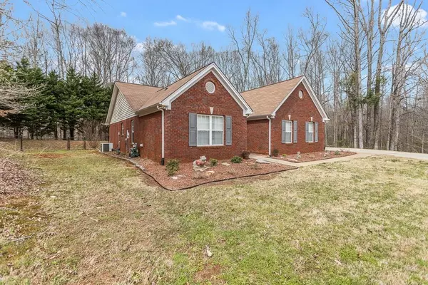 Hoschton, GA 30548,253 Jacob DR