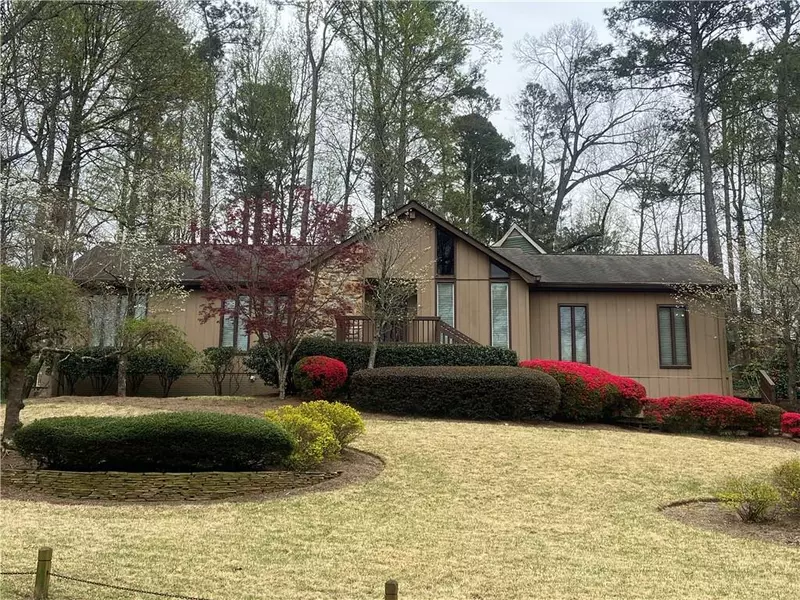 1482 Huntingford DR, Marietta, GA 30068