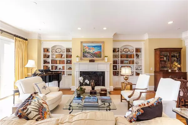 Atlanta, GA 30326,3533 Roxboro RD NE #8