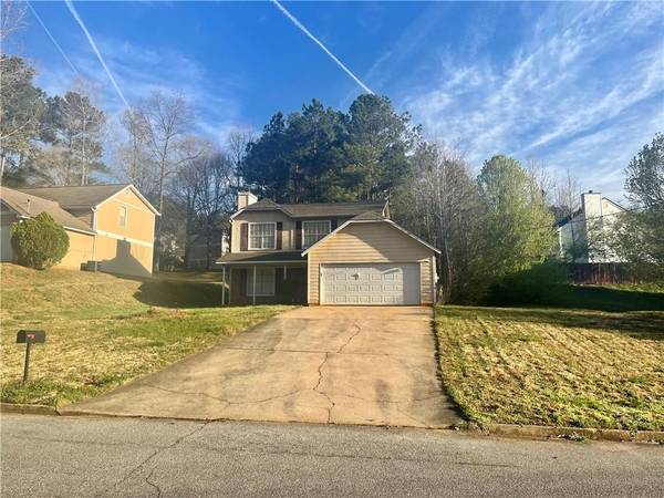 6837 Hiddenlake DR, Rex, GA 30273