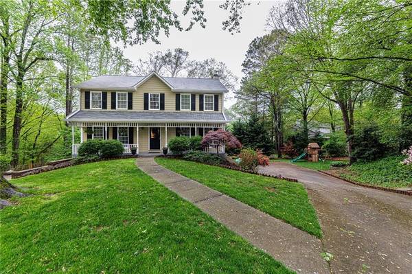 175 Winterberry CT, Roswell, GA 30076