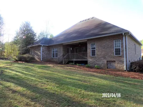 Bremen, GA 30110,102 Shady Cove