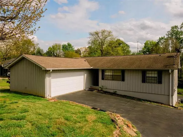 3319 Maynard CIR, Gainesville, GA 30506