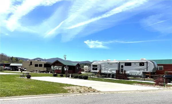 158 Golden Nuggett RD, Blairsville, GA 30152