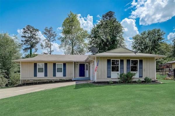 221 Caboose LN, Woodstock, GA 30189