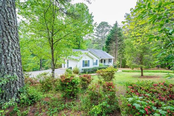 4 Lakeside DR, Cleveland, GA 30528